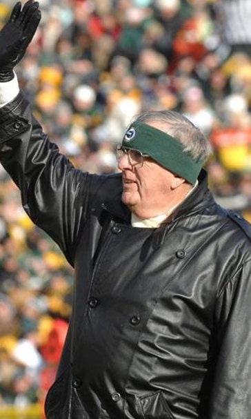 Former Packers executive Wolf named to Pro Football Hall of Fame